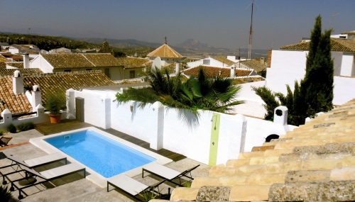 After living 20 years in London, Myles and David open a guest house in Aldalucia, Spain
