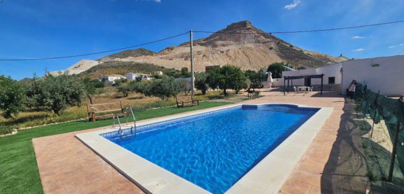 6 bed country house in Lubrin
