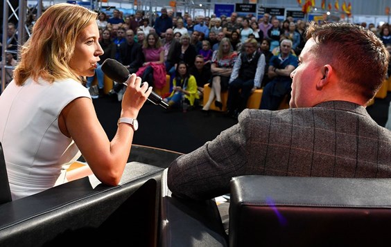 Expert advice on the Hub - busy sessions on Spain