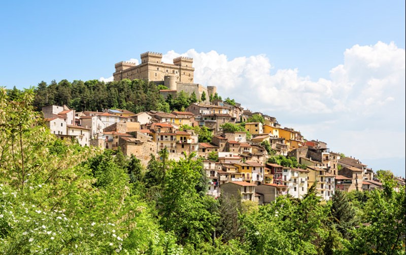 Tuscany vs Abruzzo - Where's Right for You?