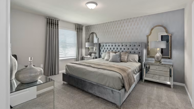 5 Bed Lakeshore property - Image 1
