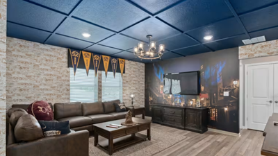 5 Bed Lakeshore property - Image 1