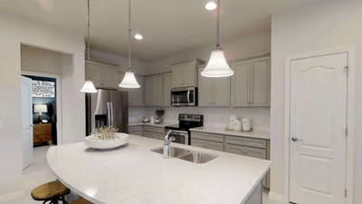 5 Bed Winstone property - Image 1
