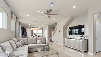 5 Bed Lakeshore property - Image 1