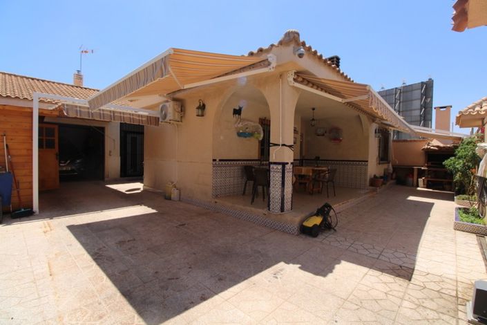 Image No.1-3 Bed Villa for sale