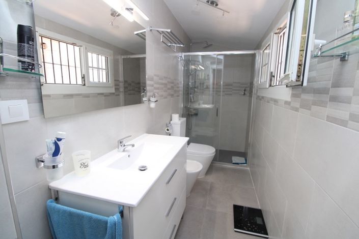 Image No.15-3 Bed Villa for sale