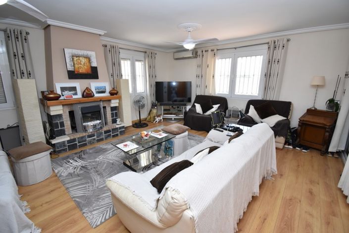 Image No.12-6 Bed Villa for sale