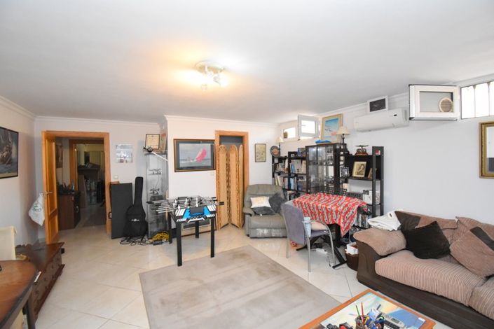 Image No.15-6 Bed Villa for sale