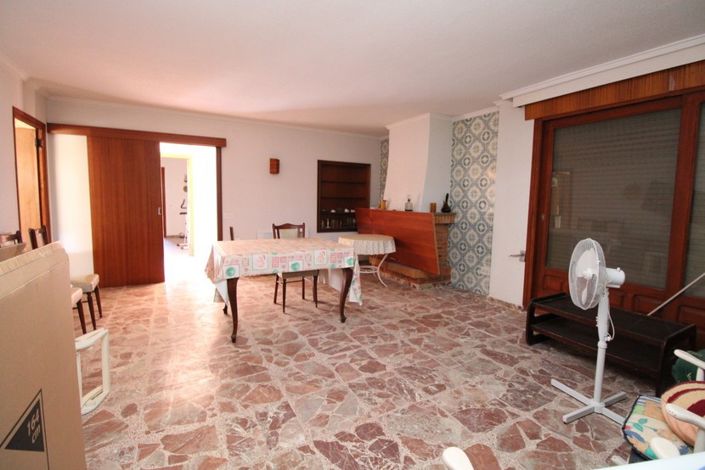 Image No.2-4 Bed Villa for sale