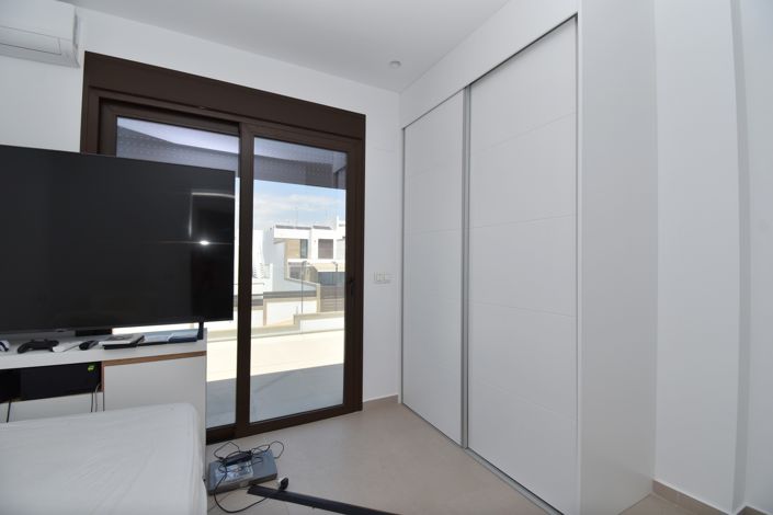 Image No.17-3 Bed Villa for sale