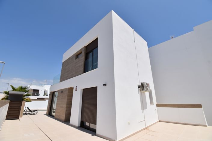 Image No.27-3 Bed Villa for sale