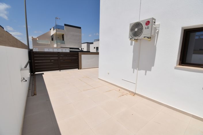 Image No.29-3 Bed Villa for sale