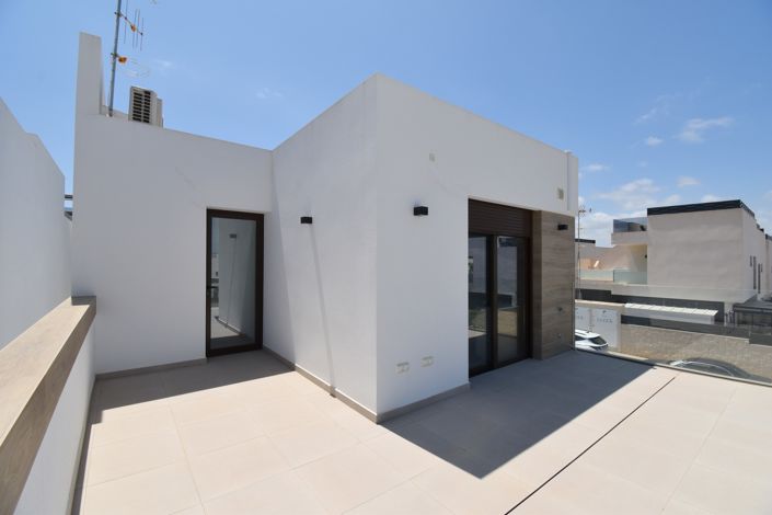 Image No.3-3 Bed Villa for sale