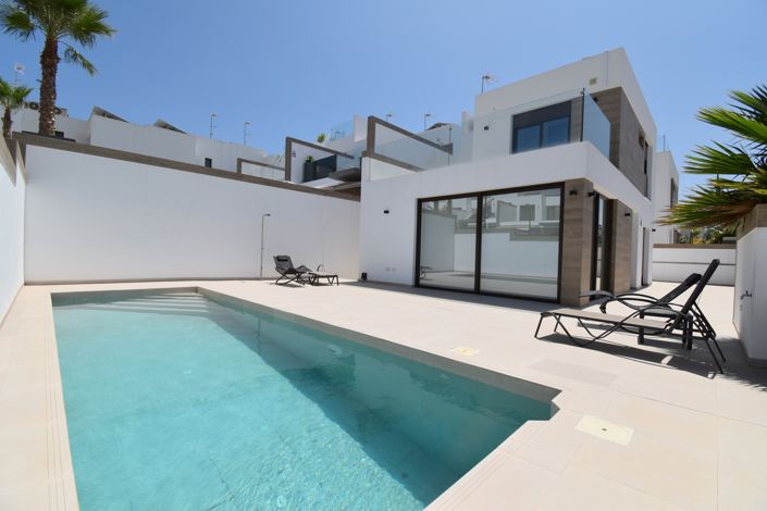 Image No.32-3 Bed Villa for sale