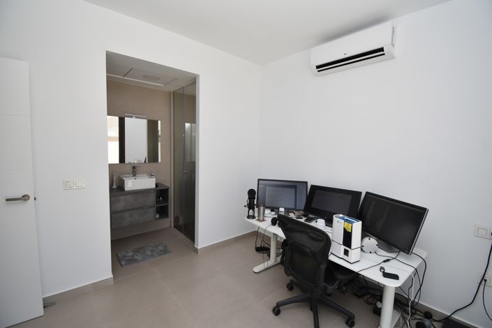 Image No.9-3 Bed Villa for sale