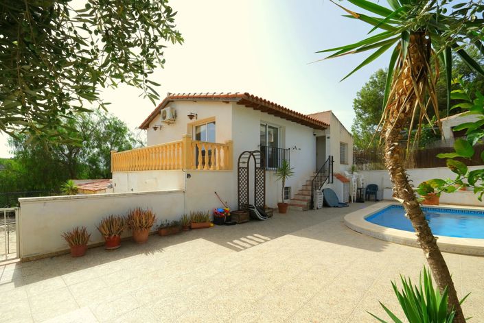 Image No.1-4 Bed Villa for sale