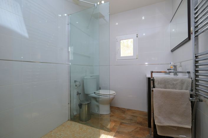 Image No.10-4 Bed Villa for sale