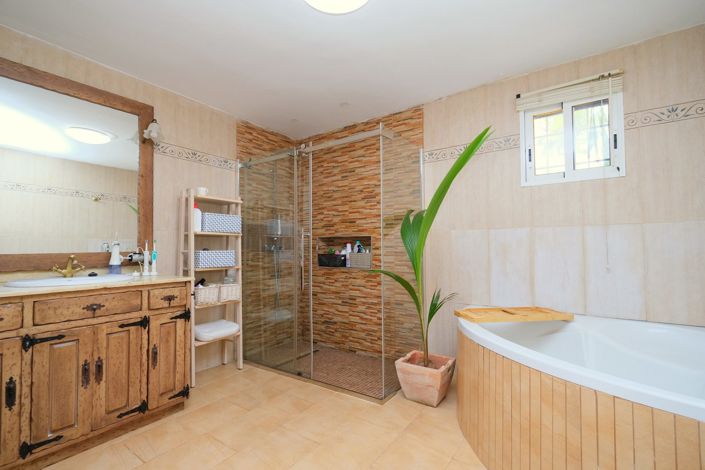 Image No.14-4 Bed Villa for sale