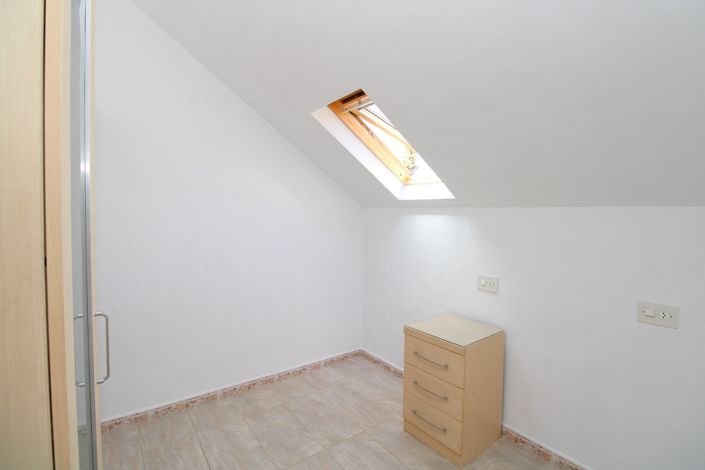 Image No.11-3 Bed Villa for sale