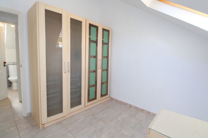 Image No.12-3 Bed Villa for sale