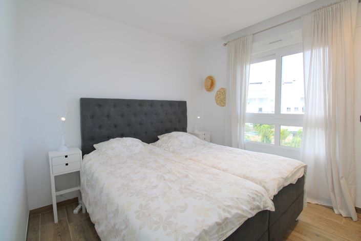 Image No.15-3 Bed Property for sale