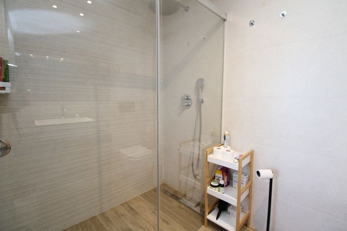 Image No.20-3 Bed Property for sale