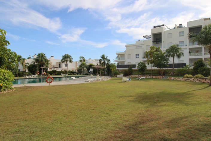 Image No.30-3 Bed Property for sale