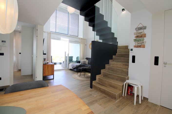 Image No.8-3 Bed Property for sale