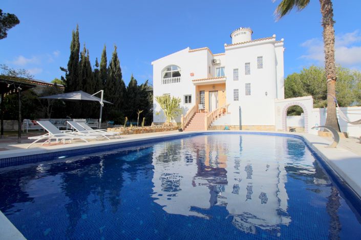Image No.1-4 Bed Villa for sale