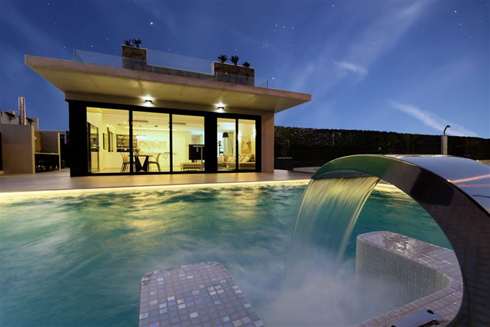 Image No.1-Villa de 4 chambres à vendre à Cabo Roig