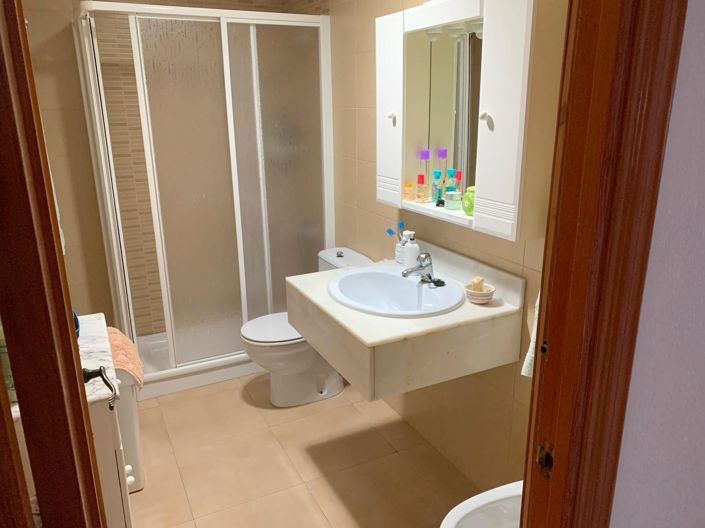 Image No.11-2 Bed Property for sale