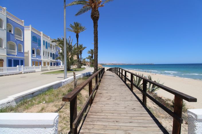 Image No.18-2 Bed Property for sale