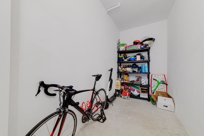 Image No.27-2 Bed Property for sale