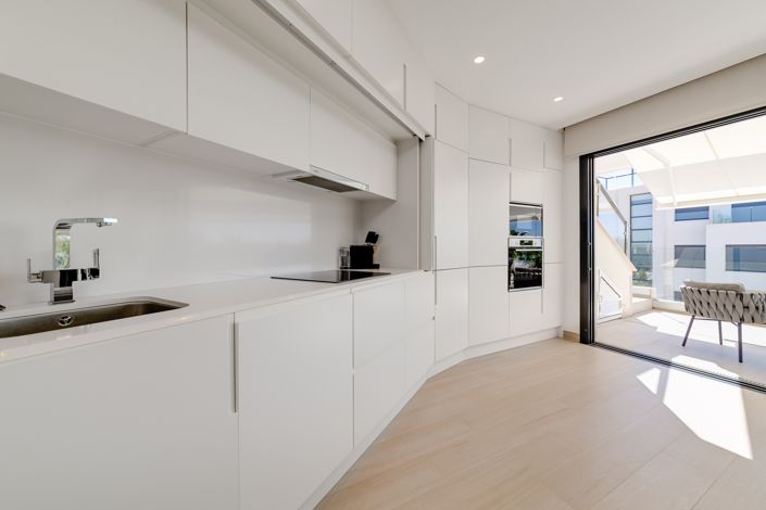 Image No.8-2 Bed Property for sale