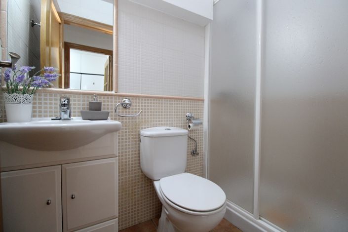 Image No.13-4 Bed Townhouse for sale