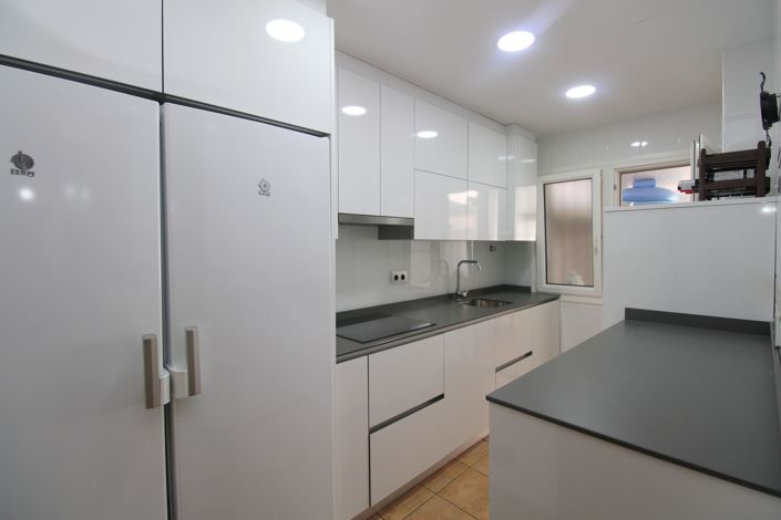 Image No.15-4 Bed Townhouse for sale