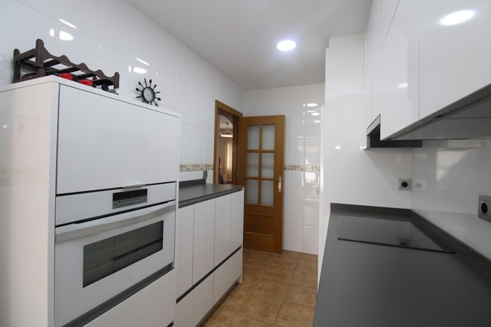 Image No.16-4 Bed Townhouse for sale