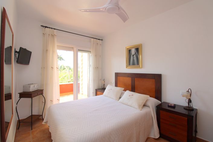 Image No.19-4 Bed Townhouse for sale