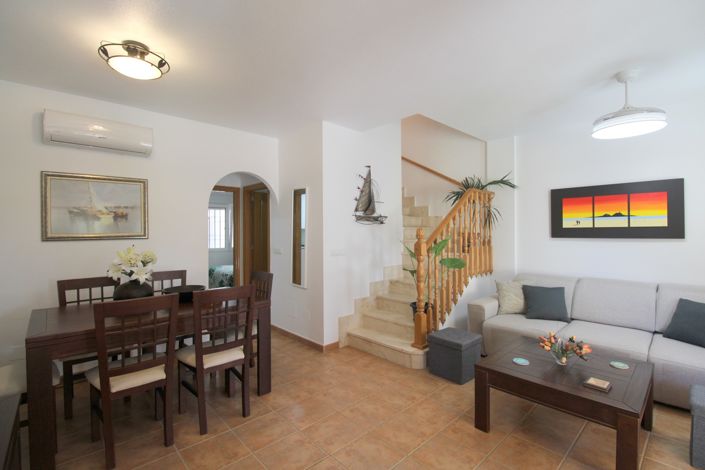 Image No.2-4 Bed Townhouse for sale