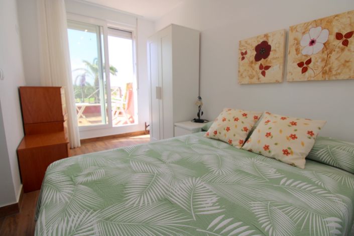 Image No.25-4 Bed Townhouse for sale