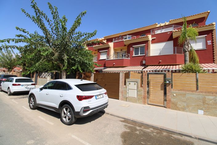 Image No.5-4 Bed Townhouse for sale