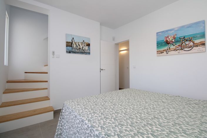 Image No.15-2 Bed Townhouse for sale