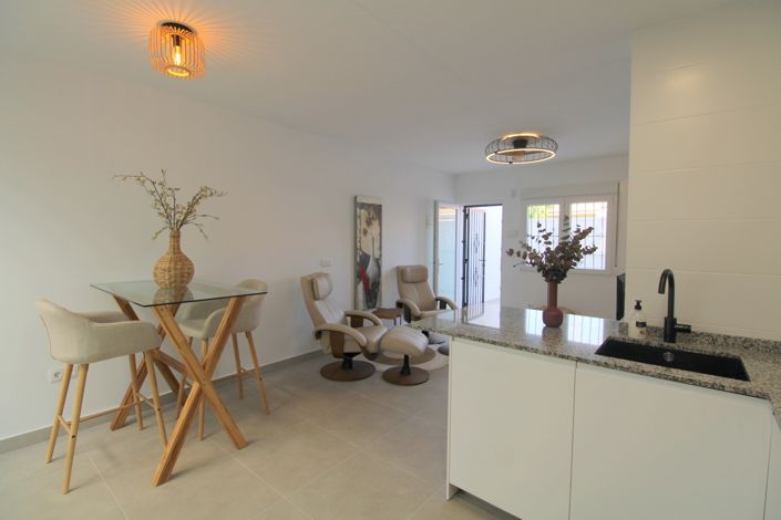 Image No.7-2 Bed Townhouse for sale