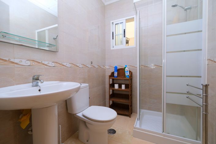 Image No.12-2 Bed Property for sale