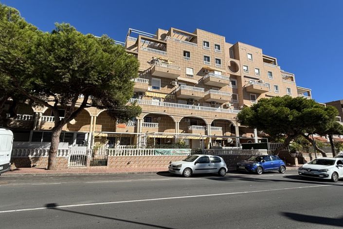 Image No.1-3 Bed Property for sale