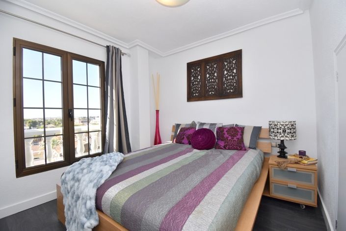 Image No.12-3 Bed Property for sale