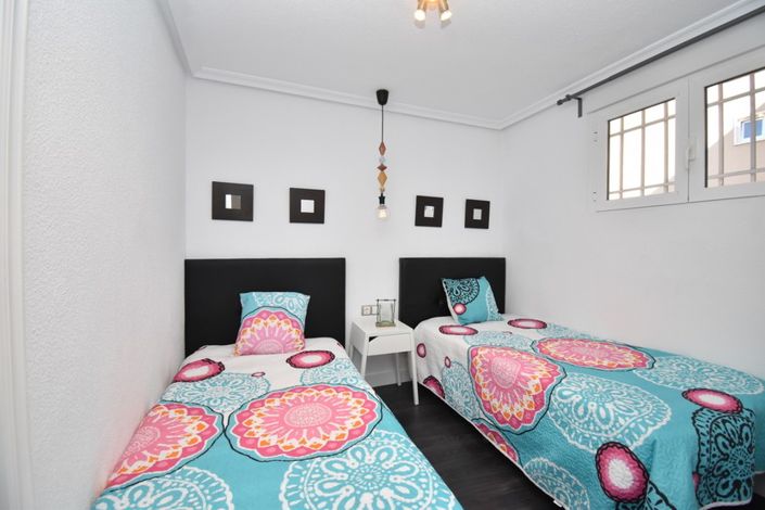 Image No.17-3 Bed Property for sale