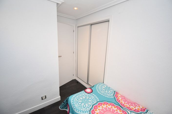 Image No.18-3 Bed Property for sale