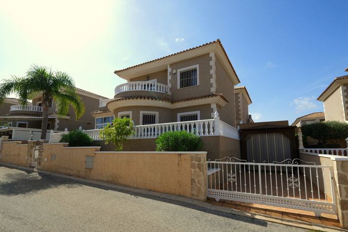 Image No.3-3 Bed Villa for sale