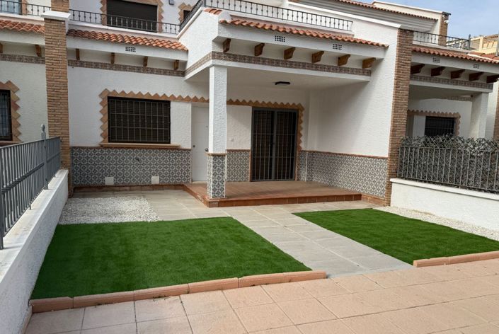 Image No.1-3 Bed Townhouse for sale